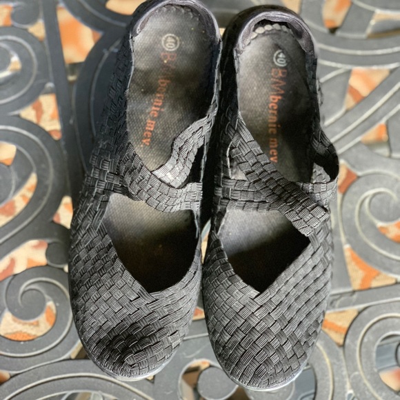 Black Bernie Mev cross strap Mary Janes Size 40 - Picture 2 of 4